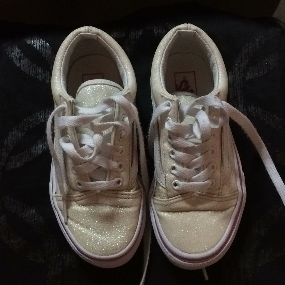 Kids sneakers